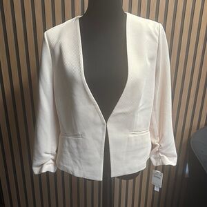 Amanda & Chelsea Blush Blazer Tailored Collarless Design